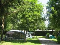 Stanplaatsen op Camping Les Cyclamens.