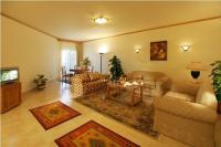 Een woonkamer in het Grand Oasis in Sharm El Sheikh, Egypte.