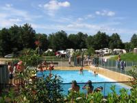 Het zwembad van Camping La Magaudie.