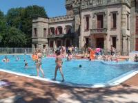 Zwembad van de Camping Château La Grange Fort