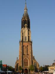 Vooraanzicht van de Nieuwe Kerk in Delft.