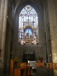 Interieur, glas in lood ramen, preekstoel, van de Sint-Michiels en Sint-Goedelekathedraal