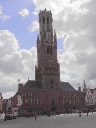 De Belfort met het klokkenspel in Brugge, Belgie.