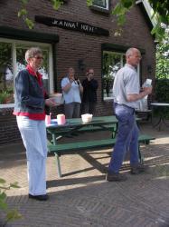 Uitreiken van het voercertificaat.